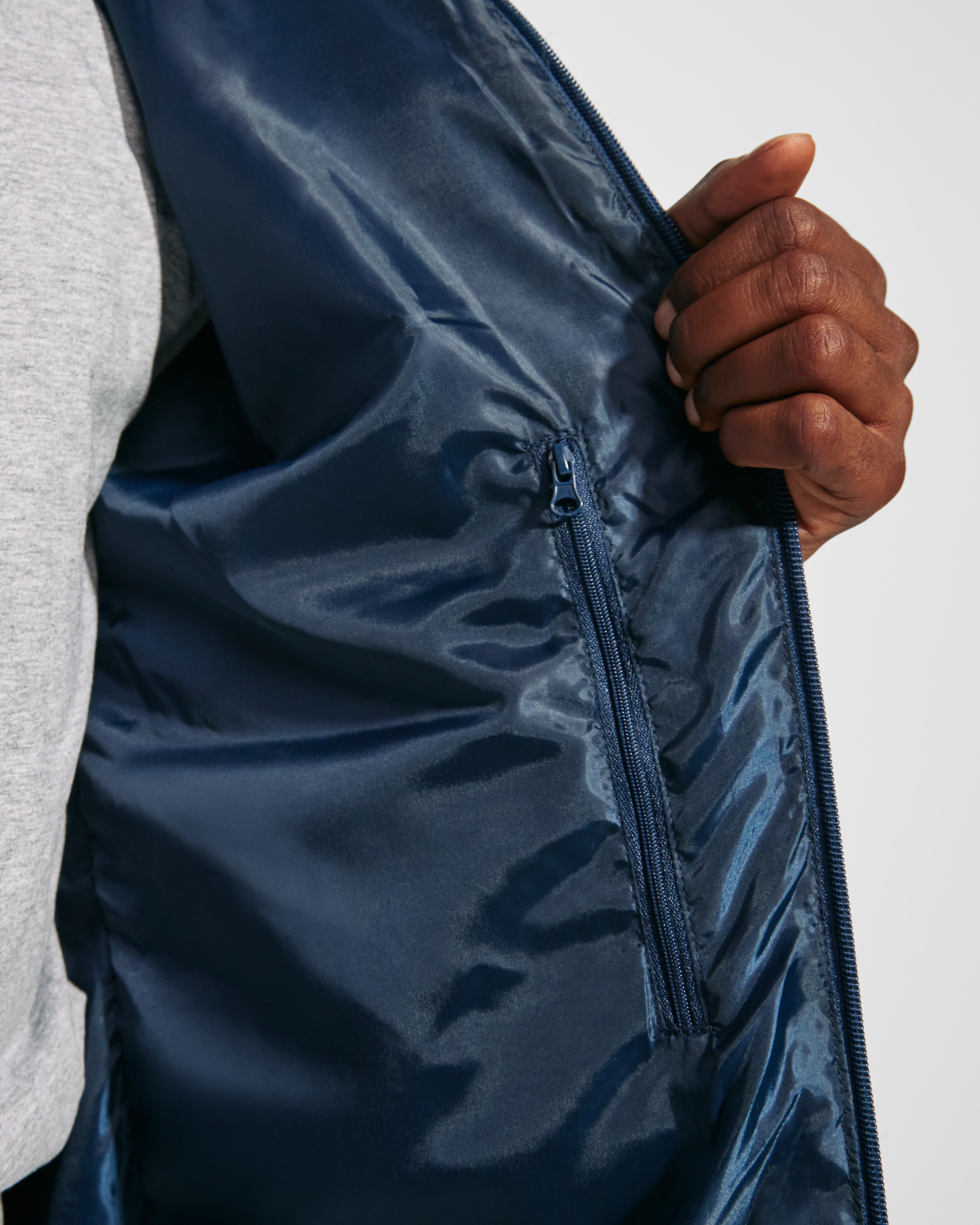 Roly – NEPAL parka deportiva acolchada con capucha y visera fijas - Imagen 4